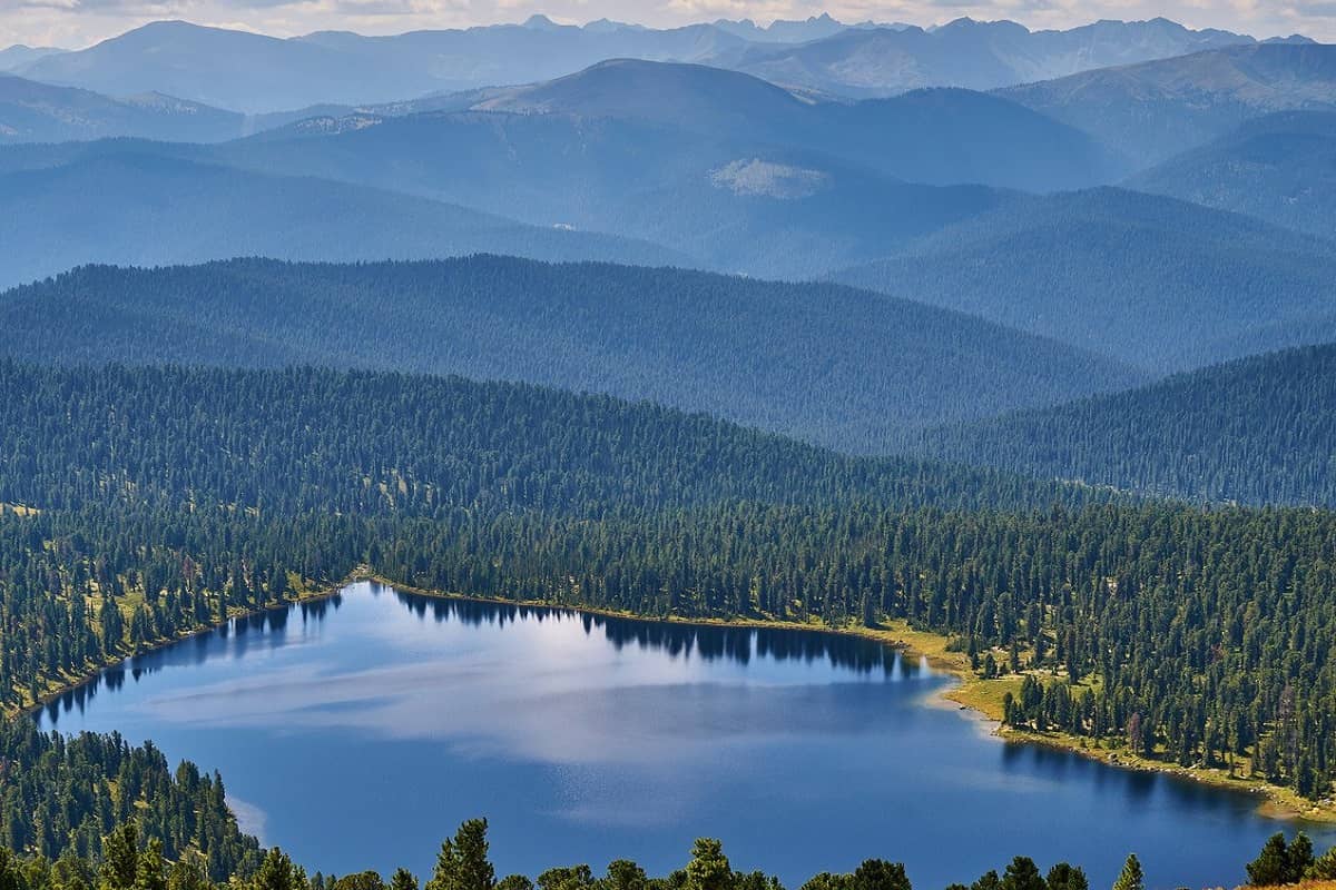 Красноярск природа. Озеро светлое Ергаки. Озеро светленькое Красноярского края. Озеро светлое Красноярский край. Ергаки светлое Ергаки озеро.