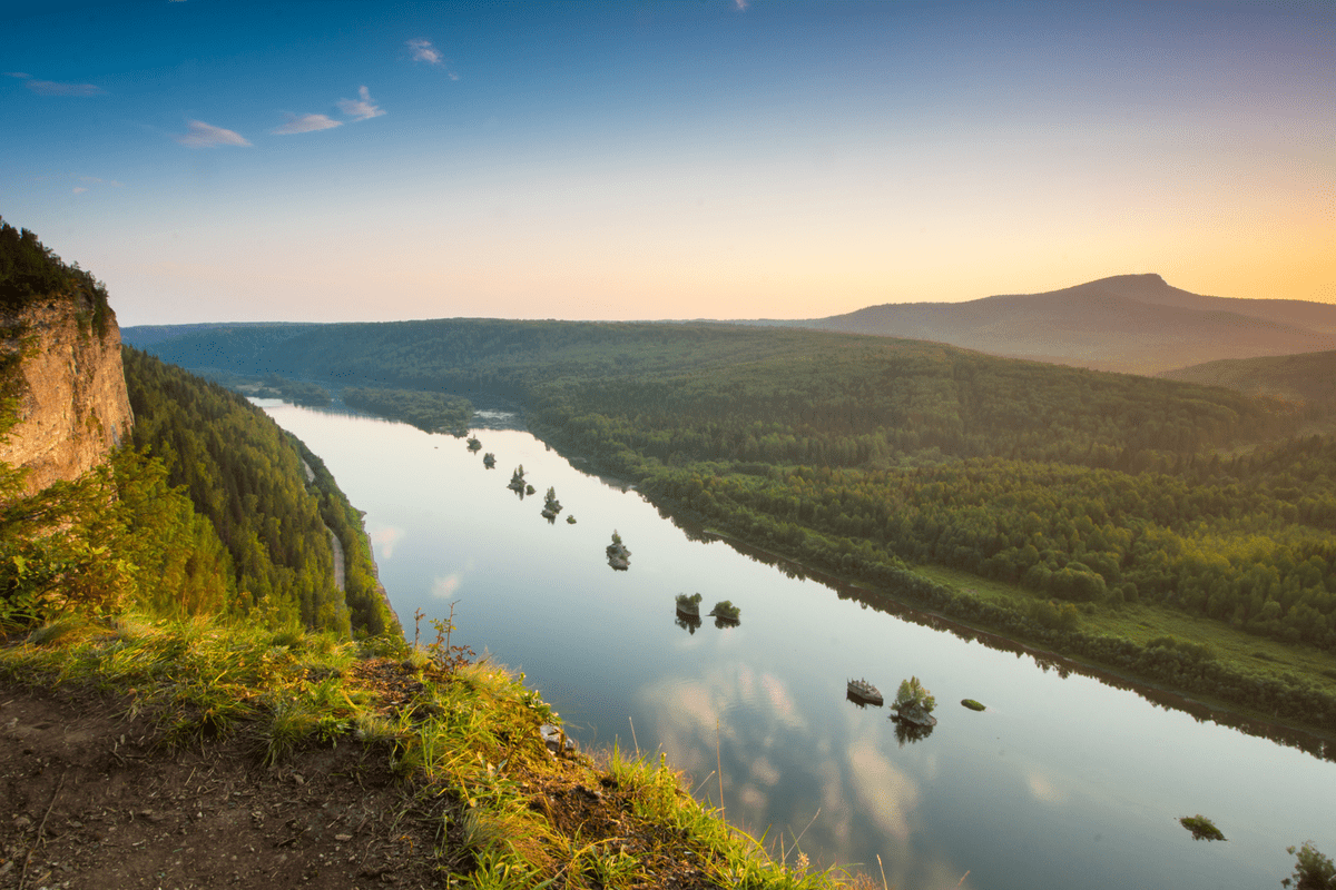 река в горах урала